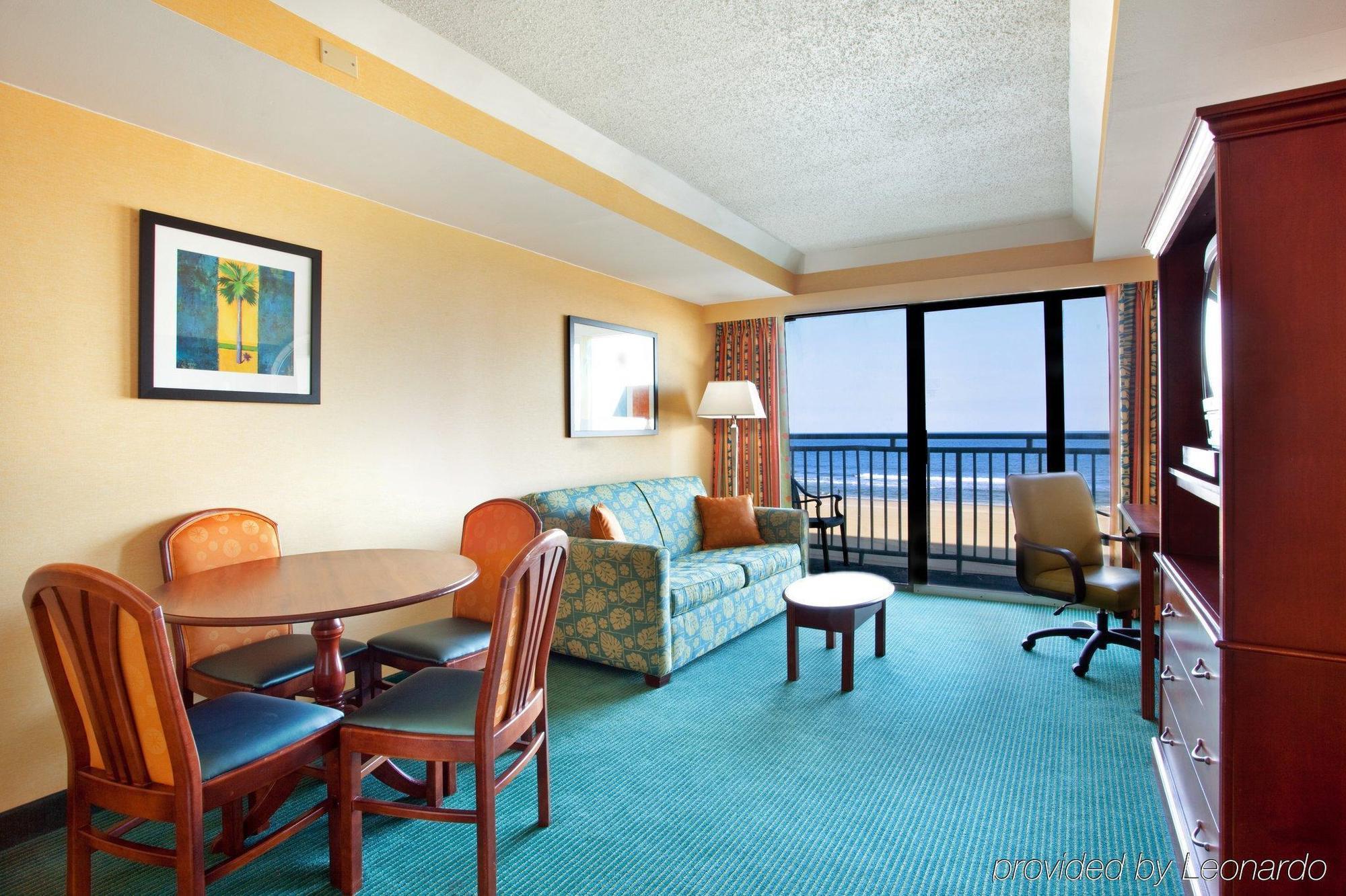 Holiday Inn Express Hotel & Suites Virginia Beach Oceanfront, An Ihg Hotel Room photo